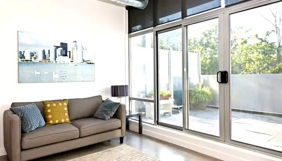 Infissi in acciaio: un tocco industriale per un design unconventional