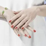 Consigli per far durare più a lungo lo smalto sulle unghie