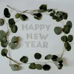 Tre rituali propiziatori di fine anno per un 2025 fortunato e in amore