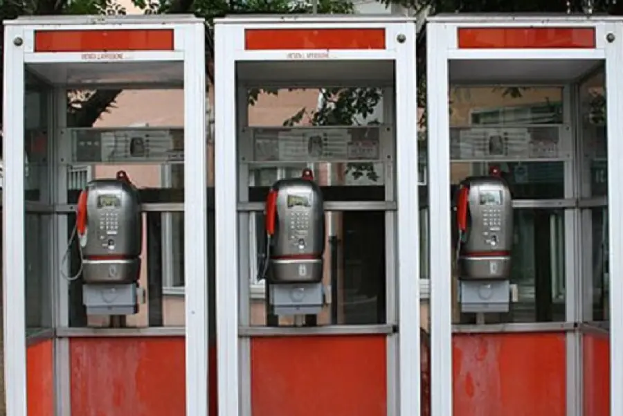 Come trovare una cabina telefonica