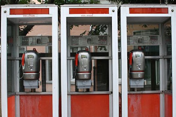 Come trovare una cabina telefonica