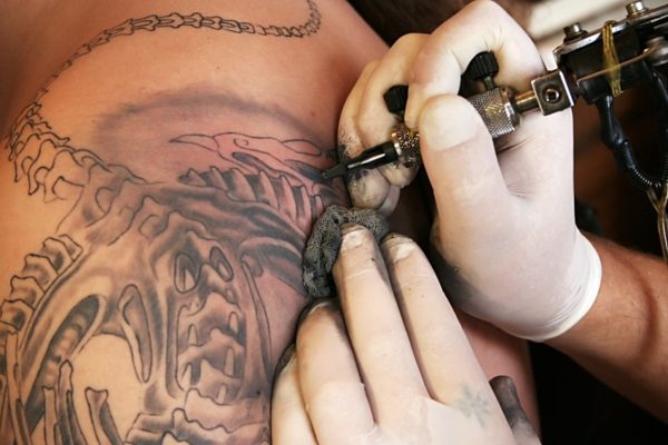 Intossicazioni e rischio di cancro per i tatuaggi
